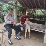 Kanit Provos Polsek Rangkasbitung Polres Lebak Sambangi Warga Kampung Binaya IMG-20260520-WA0038