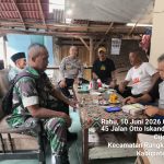 Bhabinkamtibmas Polsek Rangkasbitung Polres Lebak dan Babinsa Giat Silaturahmi Ke Rumah Ketua RW di Kampung Papanggo IMG-20260610-WA0035