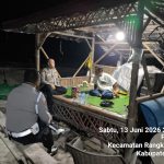 Kanit Provos Polsek Rangkasbitung Polres Lebak Patroli Dialogis Sambangi Warga di Pos Ronda Berikan Edukasi Kamtibmas IMG-20260614-WA0039