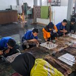 KKM Kelompok 50 Universitas Primagraha Dampingi Pelatihan Membatik bagi Siswa SKH Anak Mandiri di Batik Banten IMG-20260728-WA0219